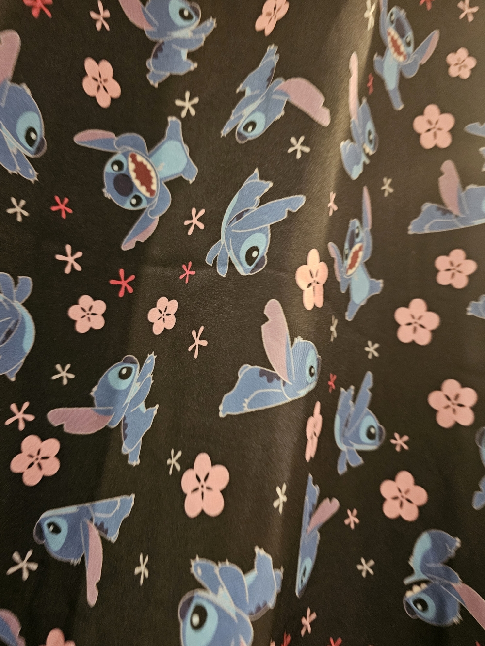 Stitch 2XL Scrub Top Womens NWT Vneck Disney Nurse Wear Plus - Picture 9 of 9